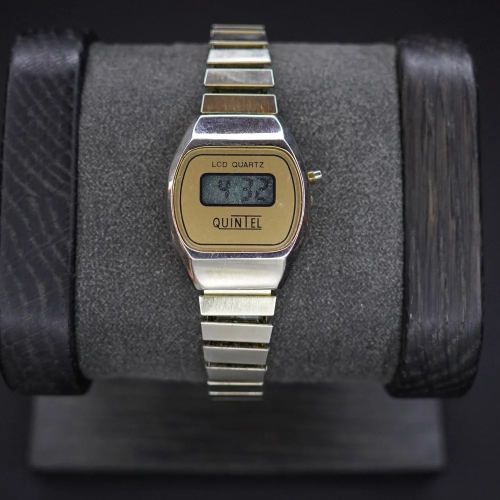 Vintage QUINTEL Digital Watch Quartz Gold Tone Unisex New Battery - Picture 2 of 7